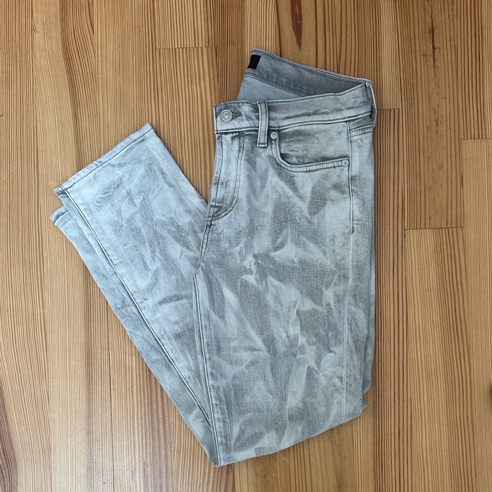 7 for all Mankind. Cute jeans. Ready for fall!